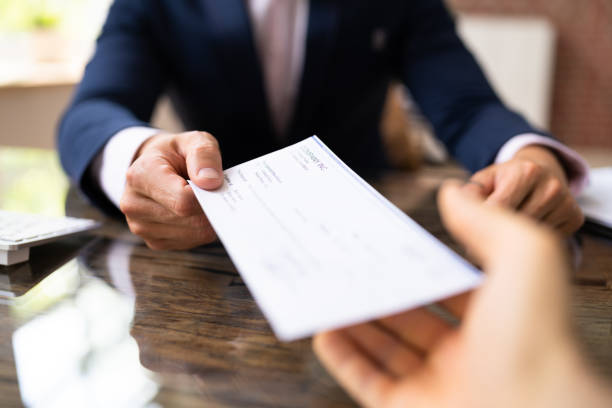Choosing A Cheque Bounce Lawyer In Noida For Your Case